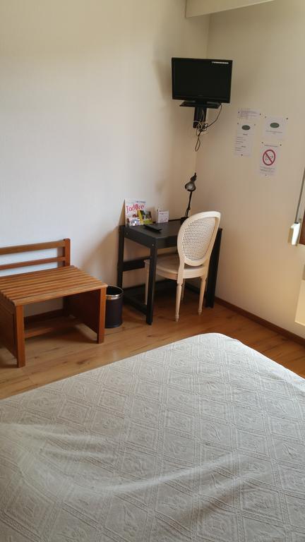 Le Magiot Hotel Montliot-et-Courcelles Room photo