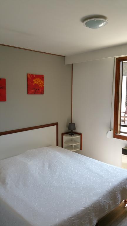 Le Magiot Hotel Montliot-et-Courcelles Room photo