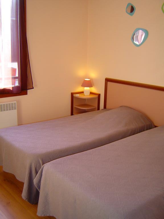 Le Magiot Hotel Montliot-et-Courcelles Room photo